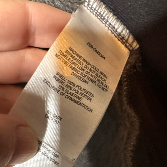 Mountain Hardwear Men's Black and Gray Performance Jacket - Picture 8 of 13